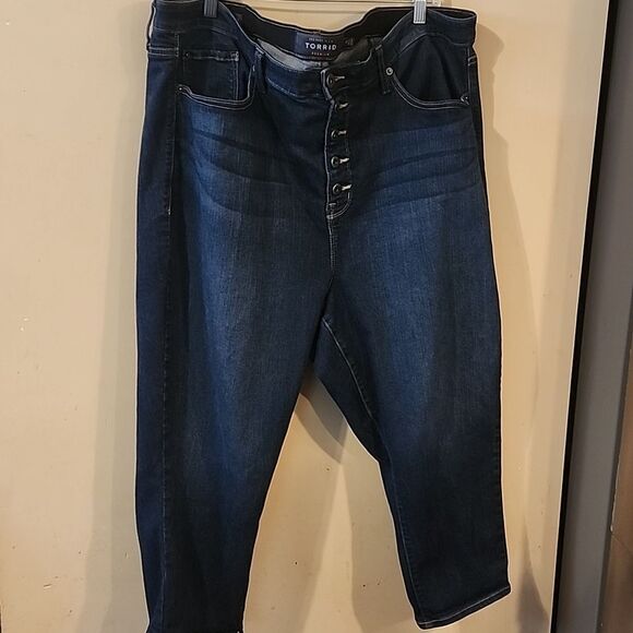 Torrid sky high skinny crop 5 button down - Picture 1 of 5